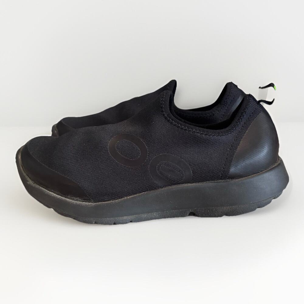 OOFOS OOMG Eezee Women’s Recovery Slip-On Shoes Black/Black Size 7 Comfort